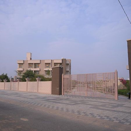 The Govindam Resort Vrindavan Ngoại thất bức ảnh