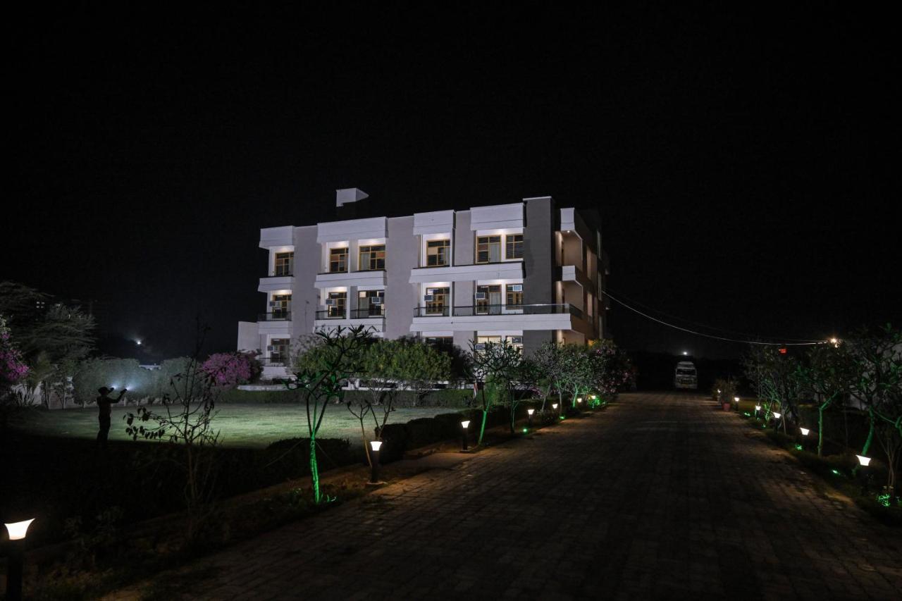 The Govindam Resort Vrindavan Ngoại thất bức ảnh
